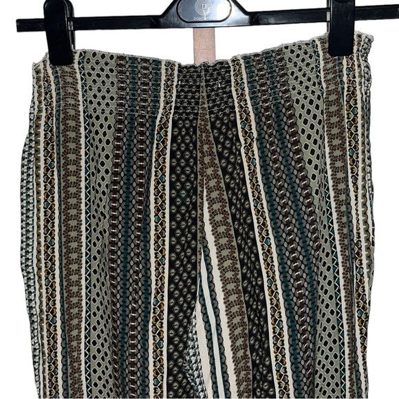 Brandy Melville Alexah Wide Leg Flowy Pant - Picture 3 of 4